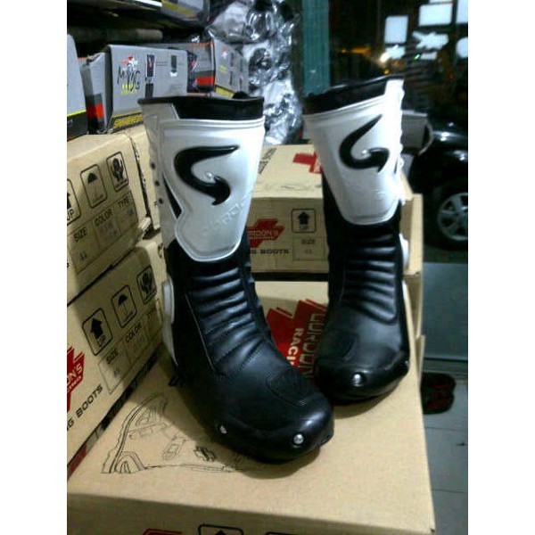 DSA                  SEPATU BALAP ROADRACE GORDONs .