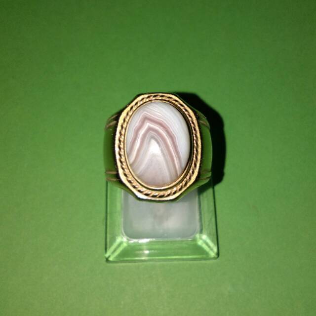 Cincin batu akik junjung derajat