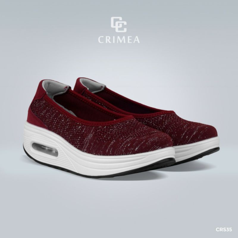 C R I M E A Flyknit Sneakers CRS35