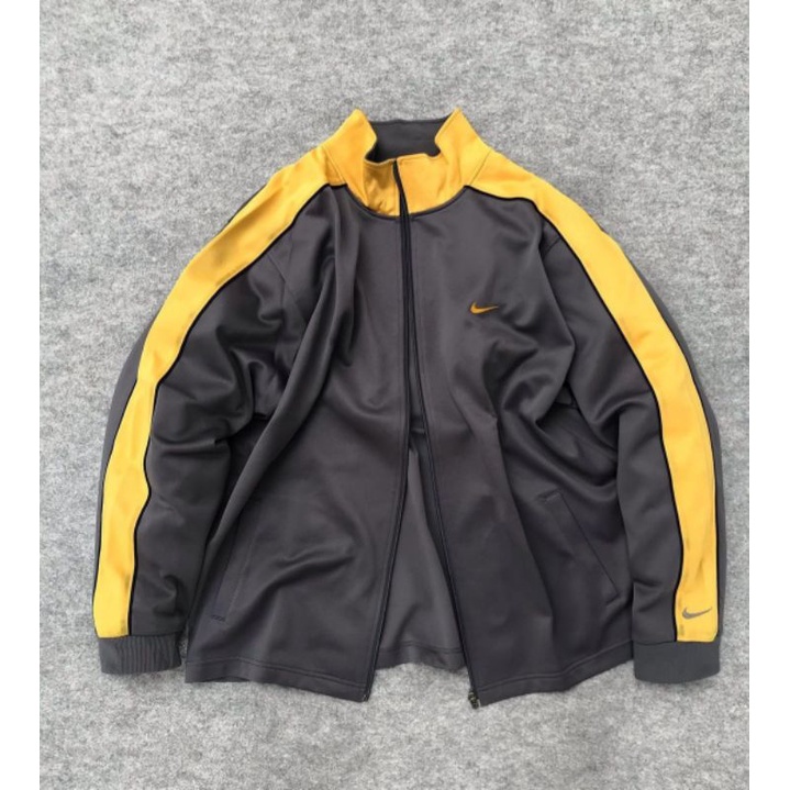 Preloved Thrift Jaket Tracktop Vintage Nike