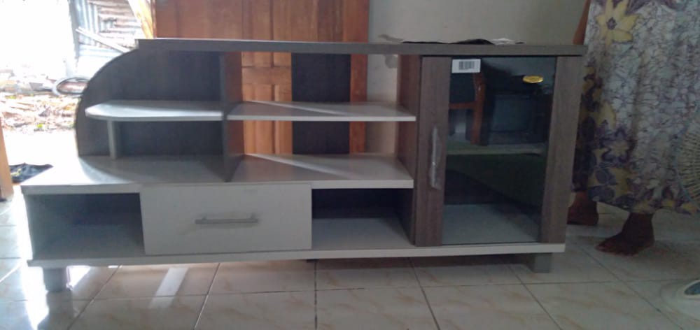 Meja Tv / Rak Tv Romaro 0816