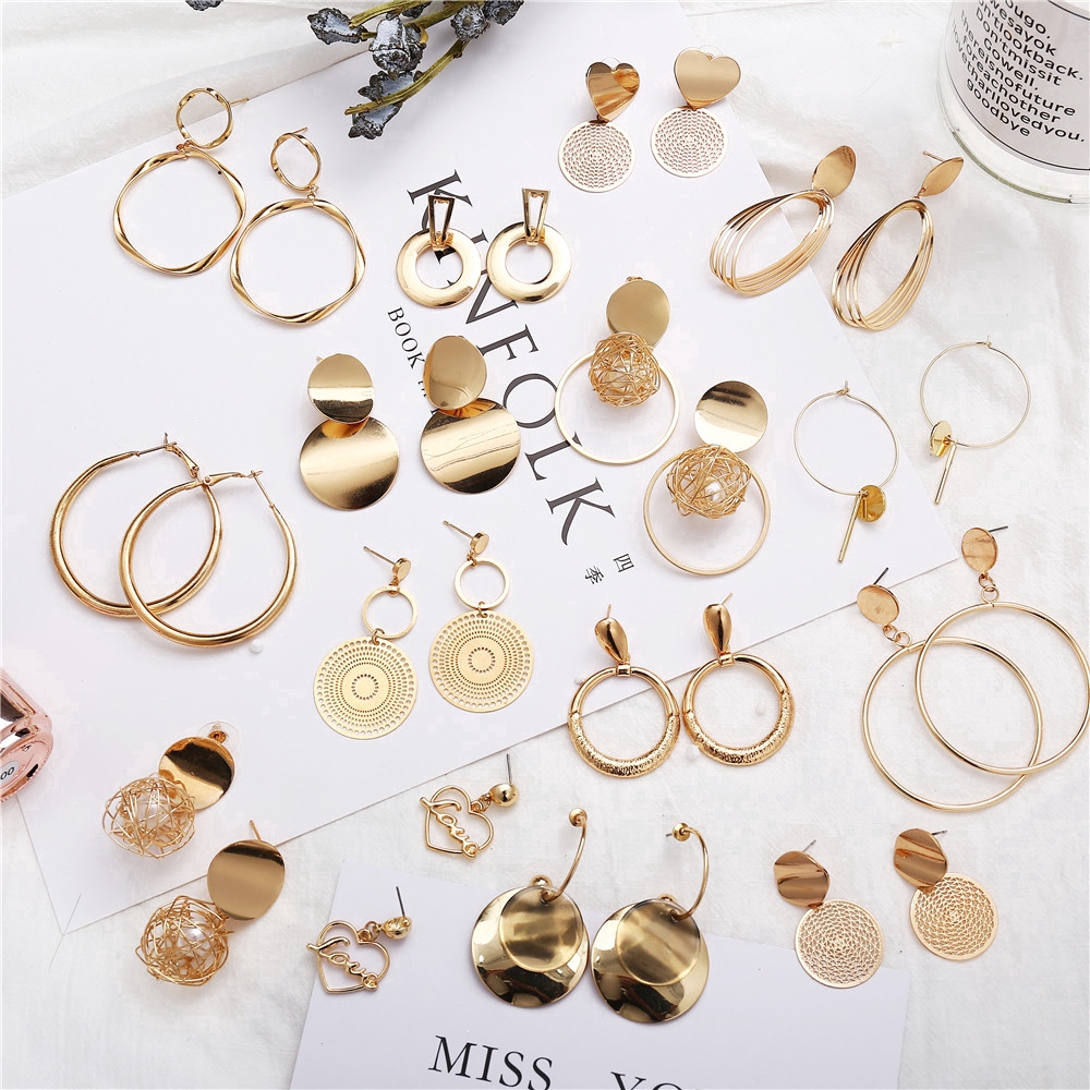 Anting Bahan Metal Gaya Retro Warna Emas untuk Hadiah