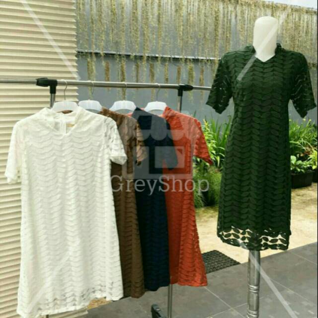 Dress brokat daun pendek