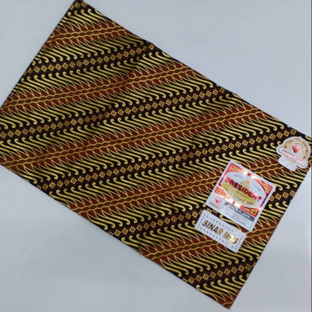 Kain batik unggul jaya istana presiden prada 225