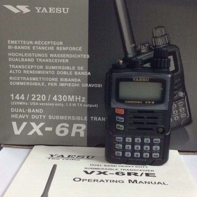 HT YAESU VX-6R/E DUAL BAND VHF(136-174)&(400-470)MHZ GARANSI RESMI 1 TAHUN