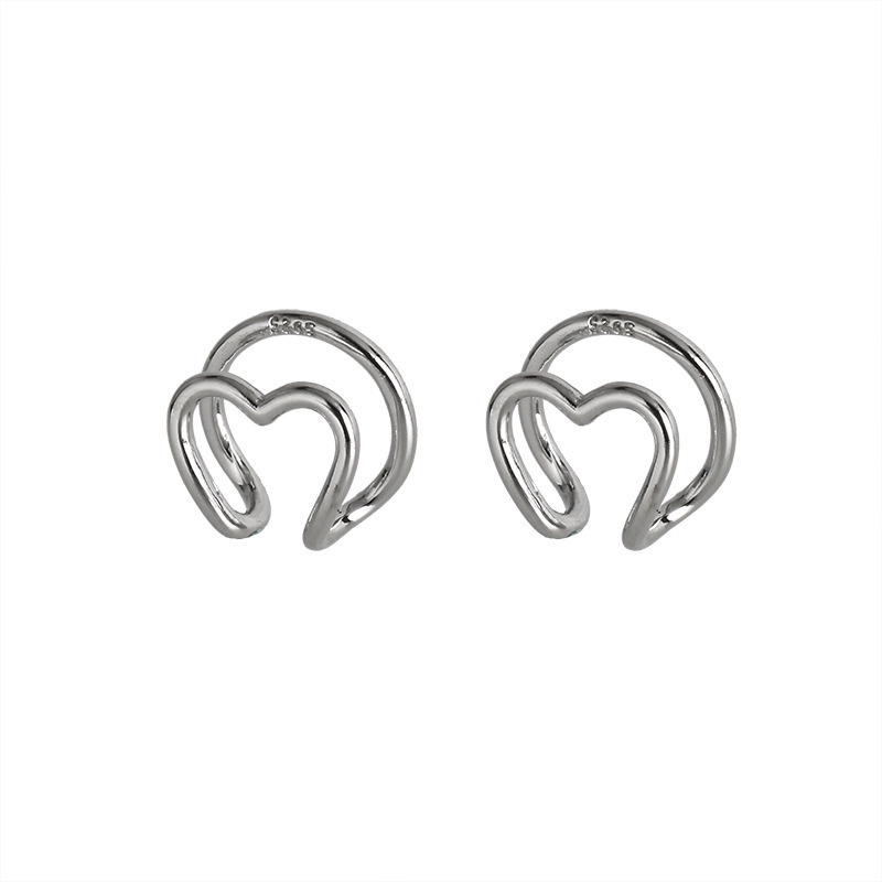 Anting Klip Bentuk Hati Model Hollow Warna Silver Untuk Wanita