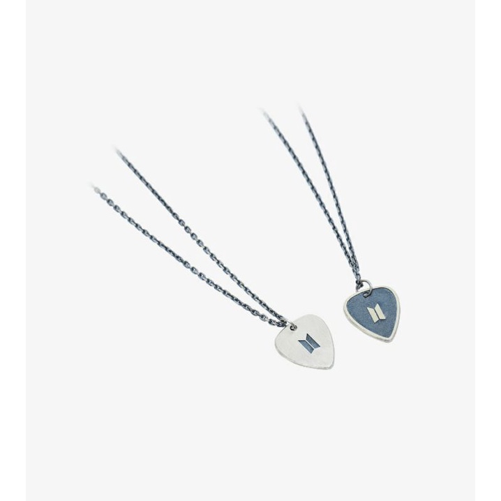 SUGA GUITAR PICK NECKLACE & BLACK NOTE