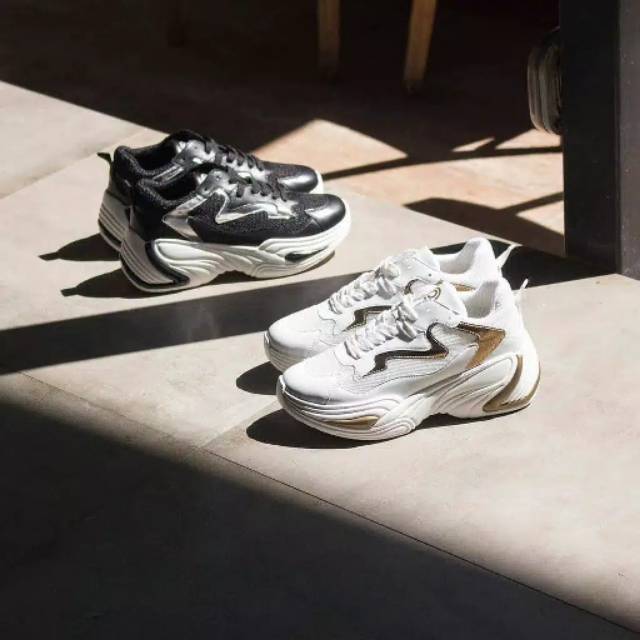 Sepatu Rotelli art 752