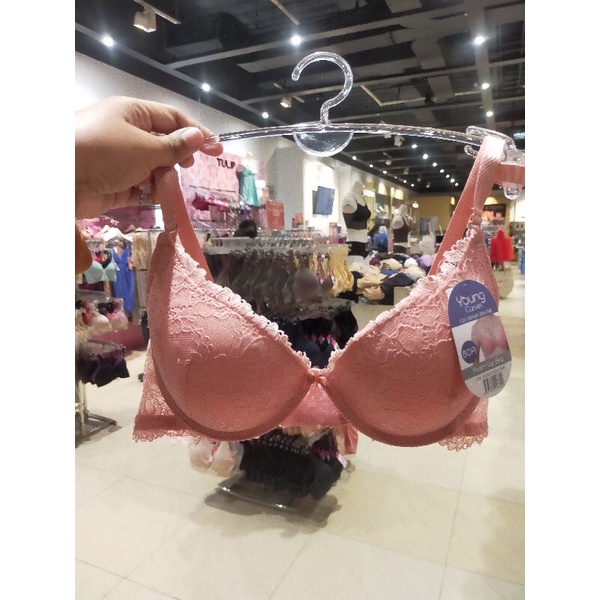 bra model sexy by young curves