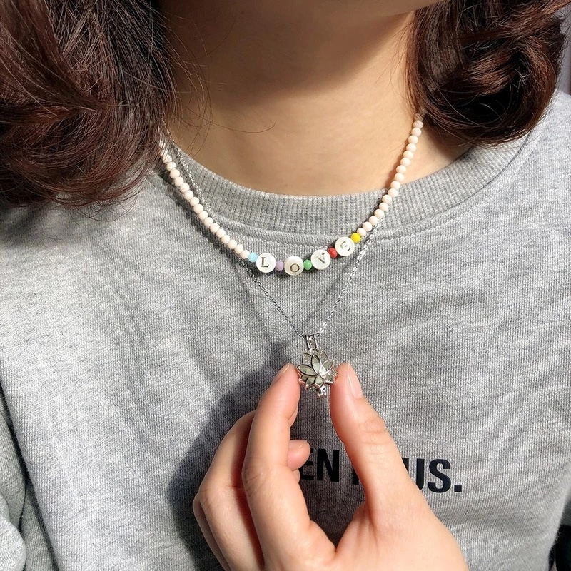 Kalung Liontin Batu Lotus Model Hollow Gaya Vintage Untuk Wanita