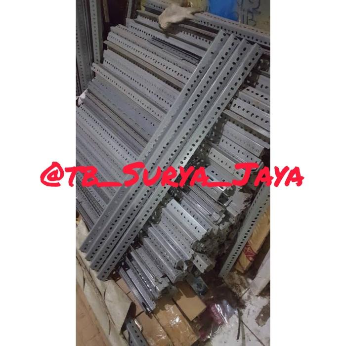 BESI SIKU LUBANG YSK TEBAL 1.6MM UK. 3.6CM x 3.6CM x 3M