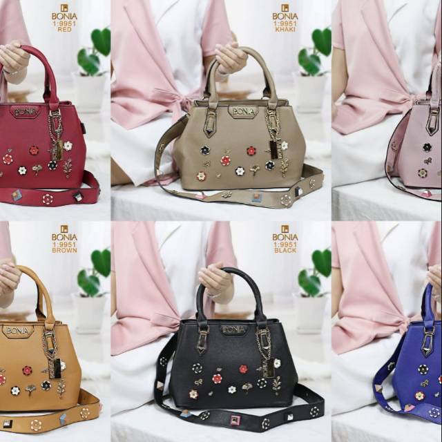 TAS MEREK BONIA
SERI: 9951