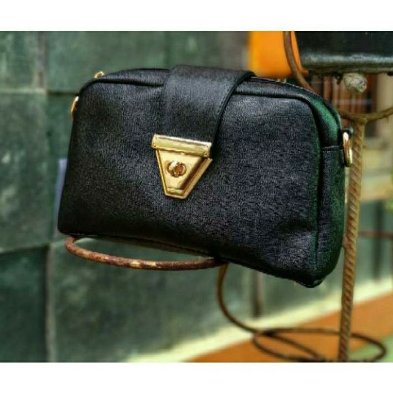 TAS WANITA FASHION MK0268 - KUNCI PUTAR 2 RES