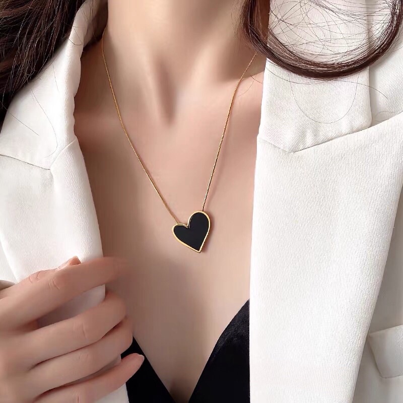 Kalung Titanium Black Love Gold Elegan Korea Fashion Style Premium