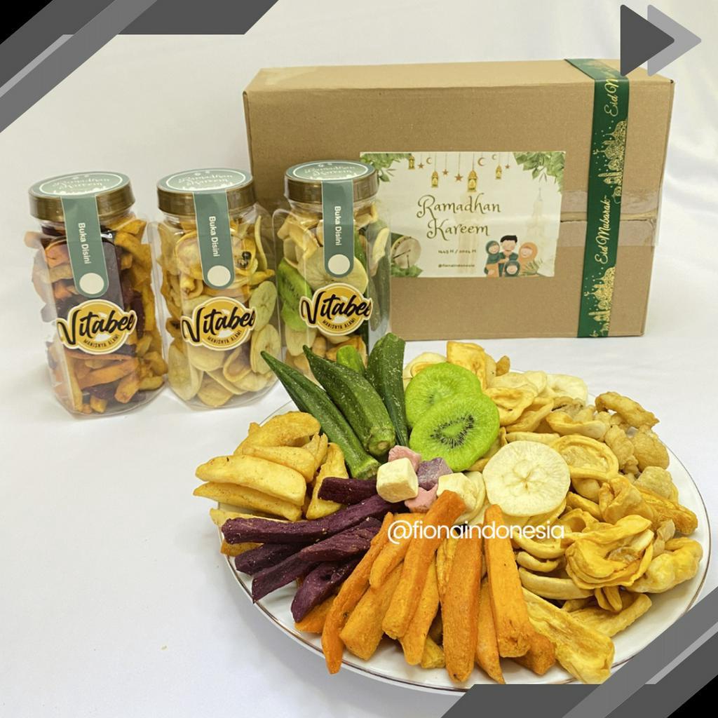 

MEN SALE Hampers Lebaran Idul Fitri Keripik Buah by Fiona Indonesia