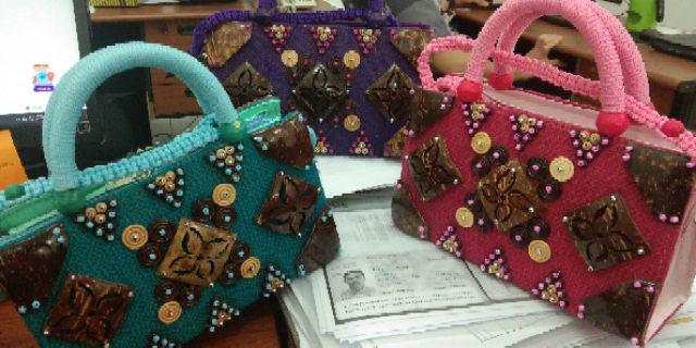 Tas Monte Bahan Batok Kelapa Dan Karung Goni