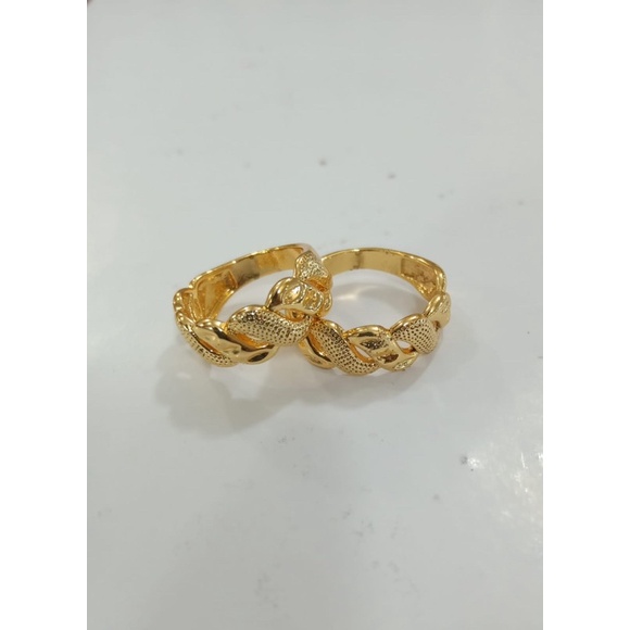 cincin ukir indah terlaris perhiasan wanita titanium gold