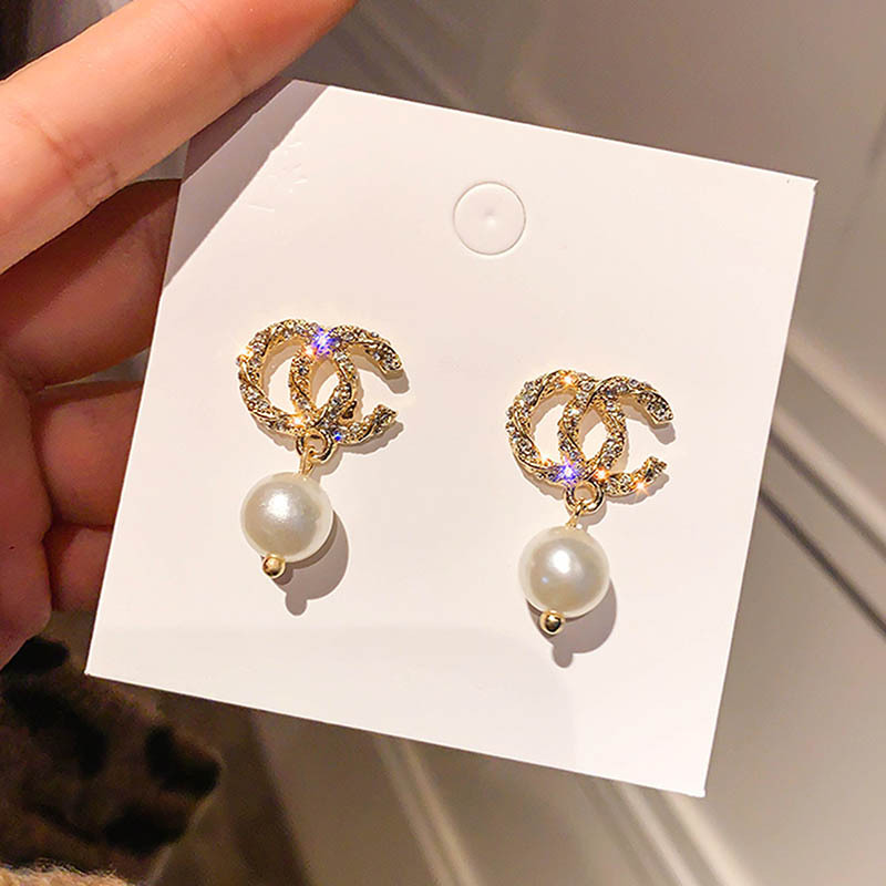 Anting Mutiara Huruf C Berlian Kilat Aksesoris Korea Wanita