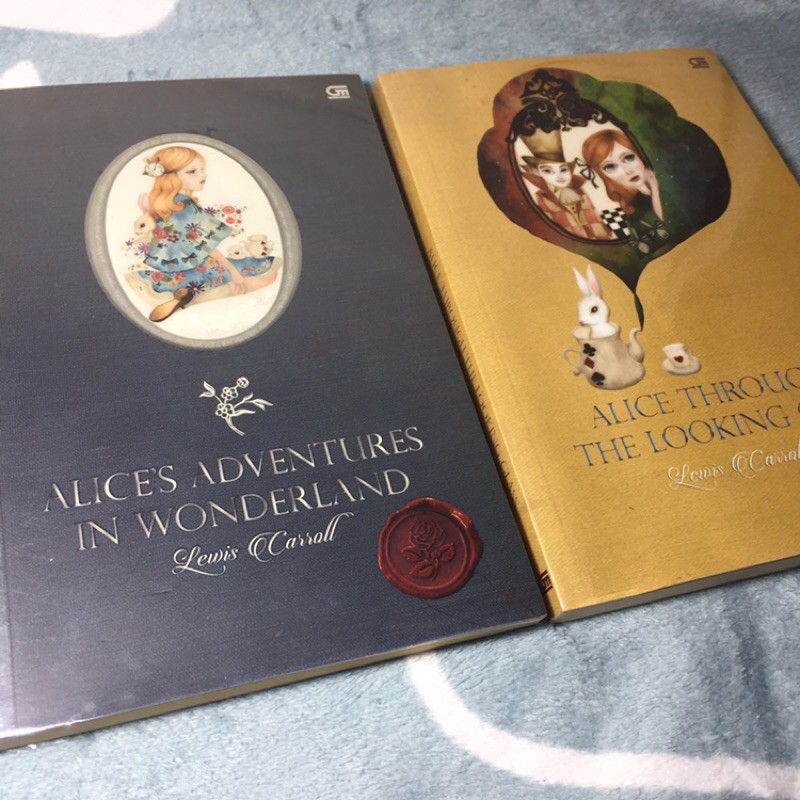 (harga 2 buku) preloved novel alice’s adventures in wonderland