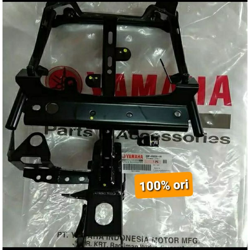 BRACKET BREKET DUDUKAN LAMPU DEPAN TAMENG DEPAN NMAX ASLI / STAY 1 NMAX ORI YAMAHA 2DP F8356 00