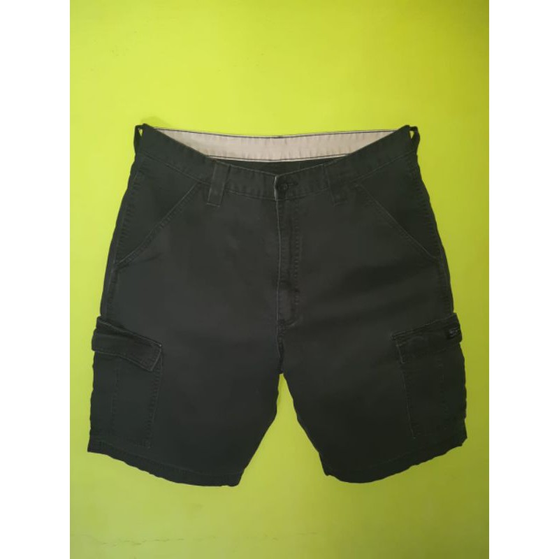 Preloved Celana Cargo Pendek pria Wrangler