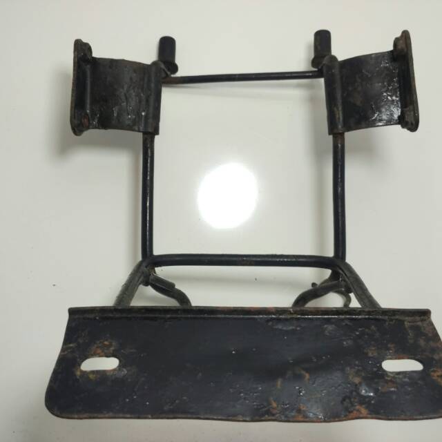 Braket lampu depan tiger lama