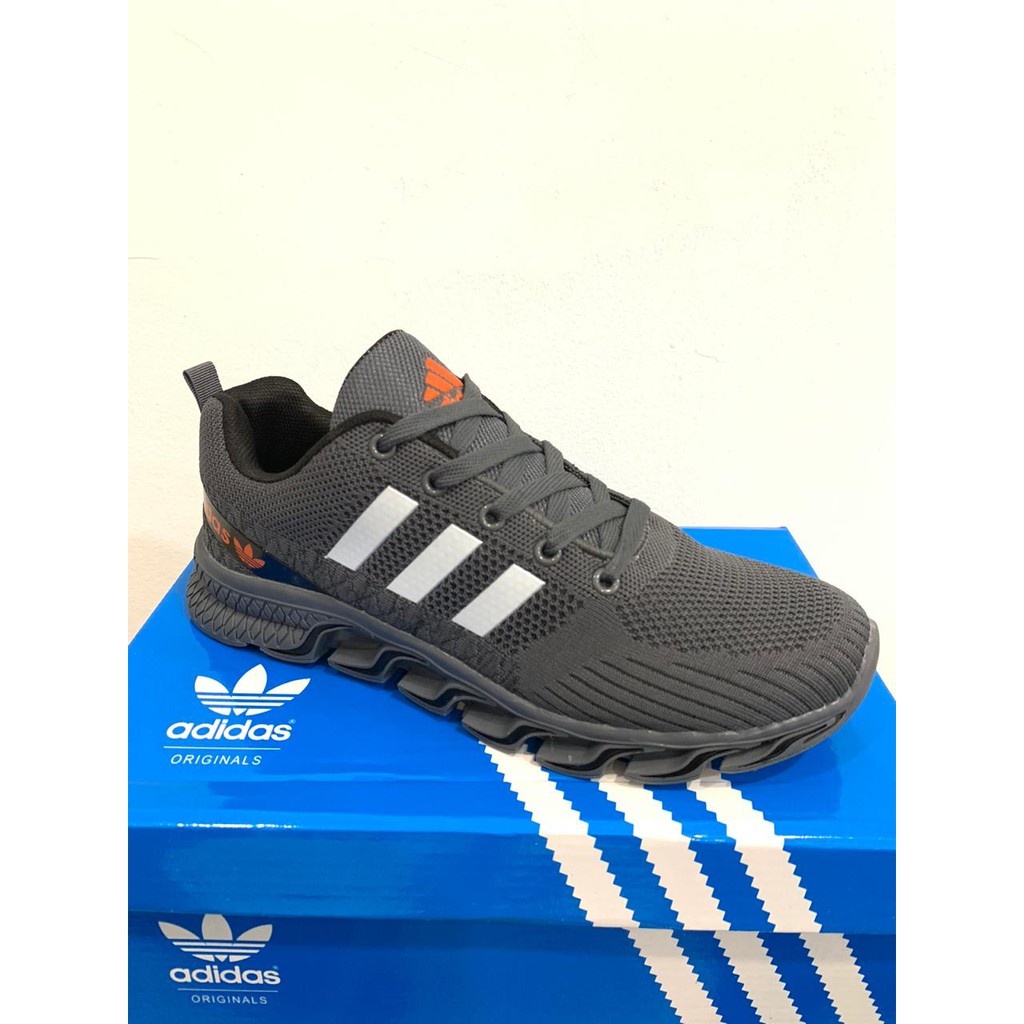  SEPATU  ADIDAS COWOK WARNA  ABU GELAP CAMPUR PUTIH  40 44 