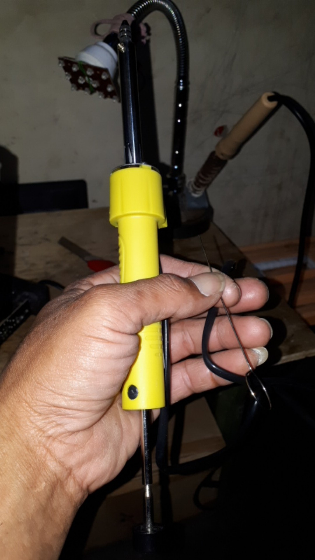 Atraktor Listrik Sedot Timah Elektrik Solder Pump Tni U Tu-019 40w