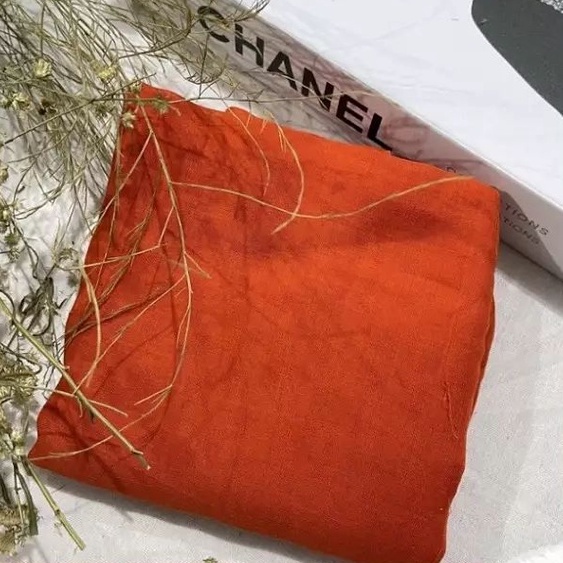 kerudung hijab segi empat bahan katun paris polos premium / jilbab paris warna merah bata