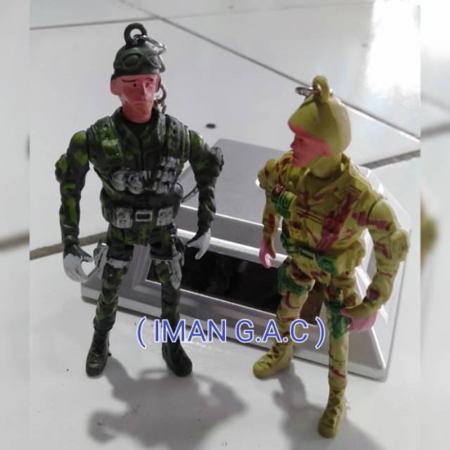 Gantungan kunci harga lusinan isi 12pcs/souvenir gantungan kunci mainan anak LED rambu2