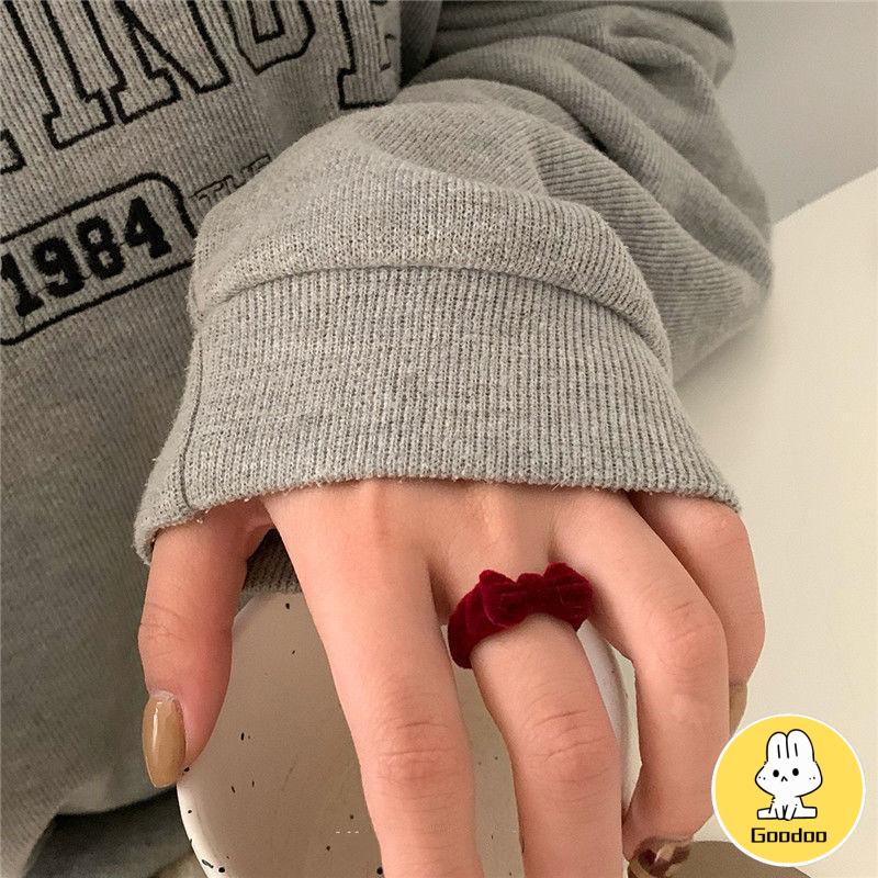 Cincin Model Terbuka Bahan Velvet Bentuk Pita Gaya Vintage Untuk Musim Dingin -Doo