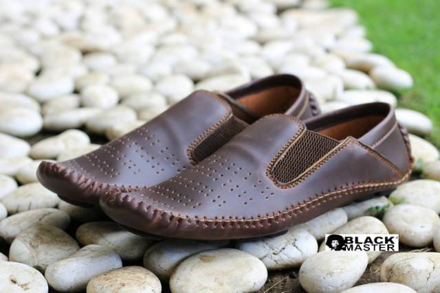 TITANIC - BLACK MASTER ORIGINAL | Sepatu Casual Cowok Murah Slip On Pria Santai Kerja