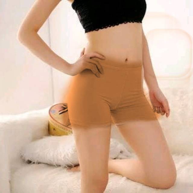 SHORTPANTS WANITA/ CELANA PENDEK KETAT / CELANA PENDEK WANITA / SHORT PANTS / HOT PANTS / SHORT PANTS STANDAR JUMBO / CELANA KETAT / BISA COD