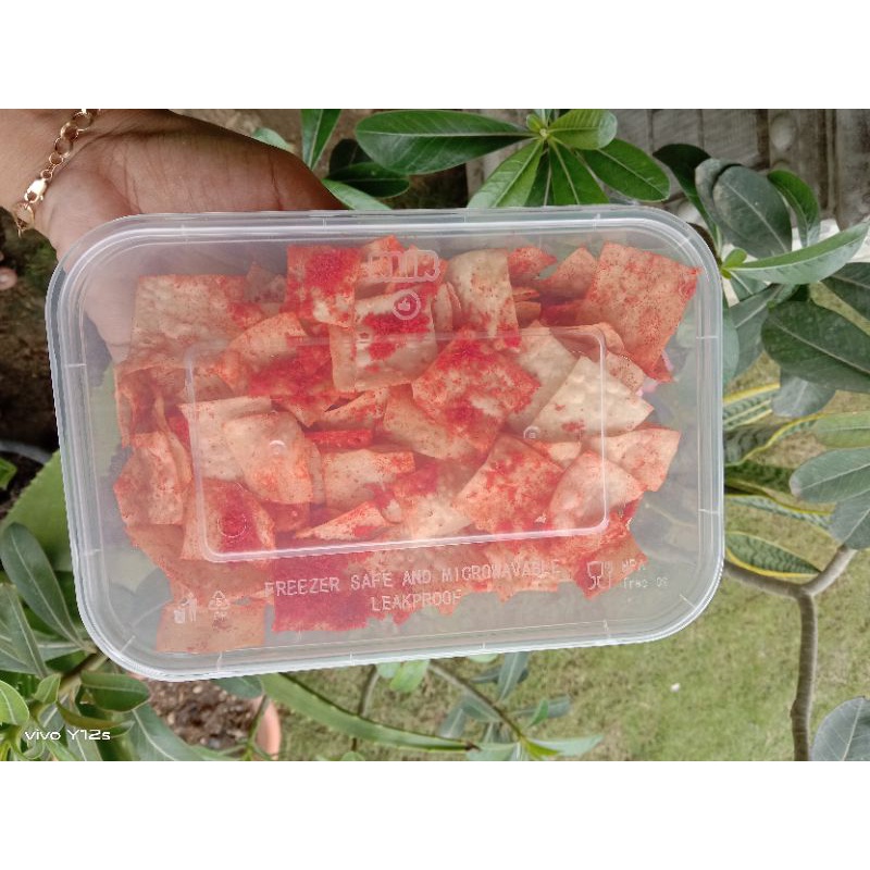

kerupuk pangsit pedas box 750ml