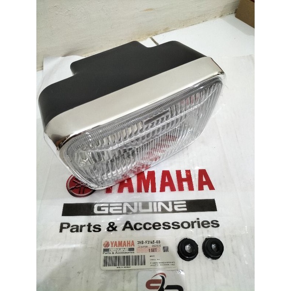 REFLEKTOR/BATOK LAMPU DEPAN YAMAHA  RK KING NEW OLD  KELENGKAPAN PRODUK  BATOK LAMPU DEPAN KOMPLIT ADA LAMPU 2 PIS