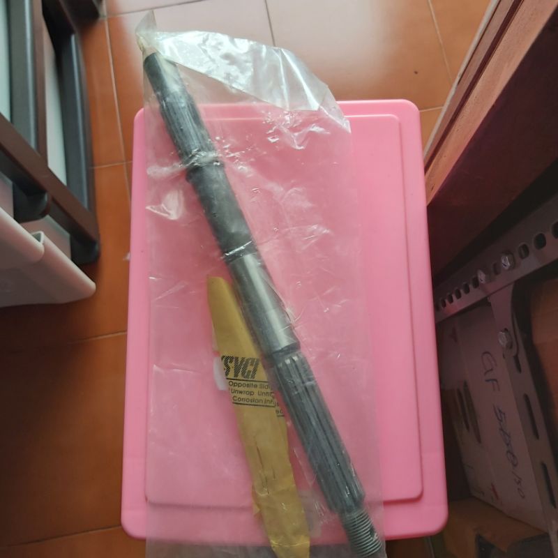 Propeller shaft/as pendek mesin tempel Yamaha 40pk. Part number 679 45611 01
