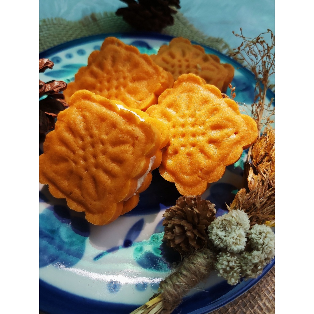 

Endlesstory - Chizu Sandwich Cookies - Kue Kering Keju Hampers Bandung