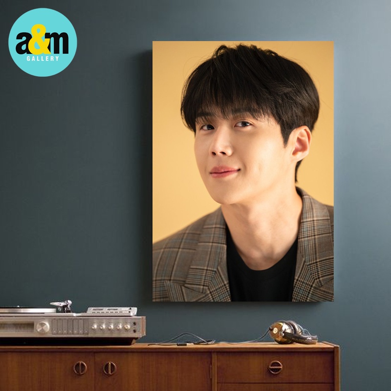 Poster Kayu KIM SEON-HO Hiasan Dinding Kamar Aktor Drama Korea I Pajangan Dinding Kamar K-POP Wall Decor Kamar - A&amp;M