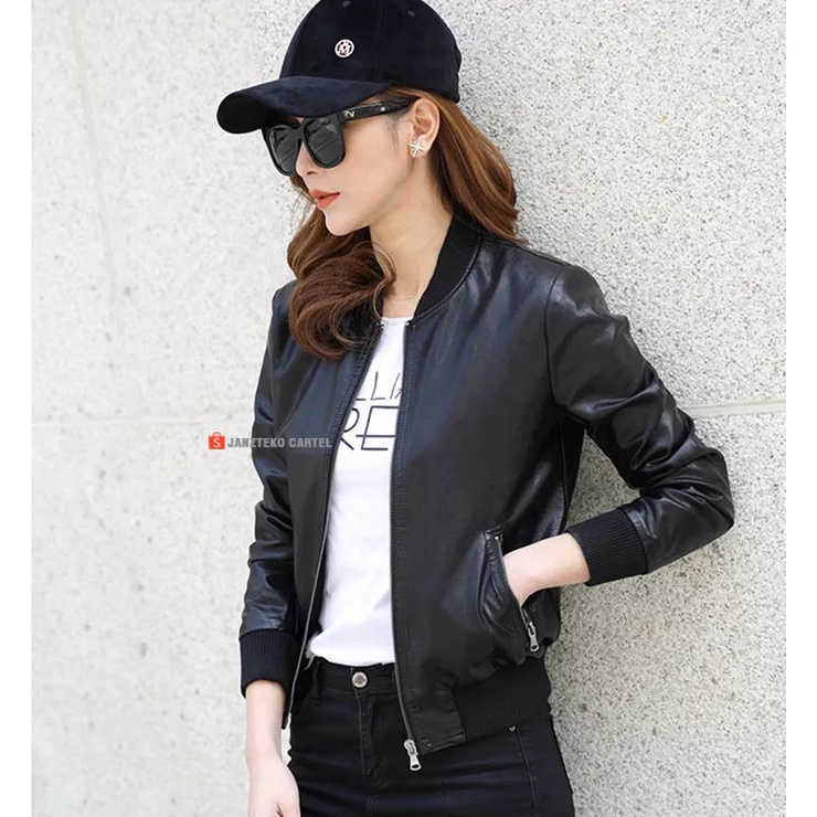 JNK x NURA - Jaket Bomber Wanita Premium Genuine Casual Bahan Semi Kulit Sintetis PU Faux Synthetic Leather Jacket Slim Fit Reguler Elegan Korea KPOP Import Distro Cewek Perempuan Semi Formal Polos Keren Outfit Hijab Kekinian Terbaru 2023 Motoran Vintage