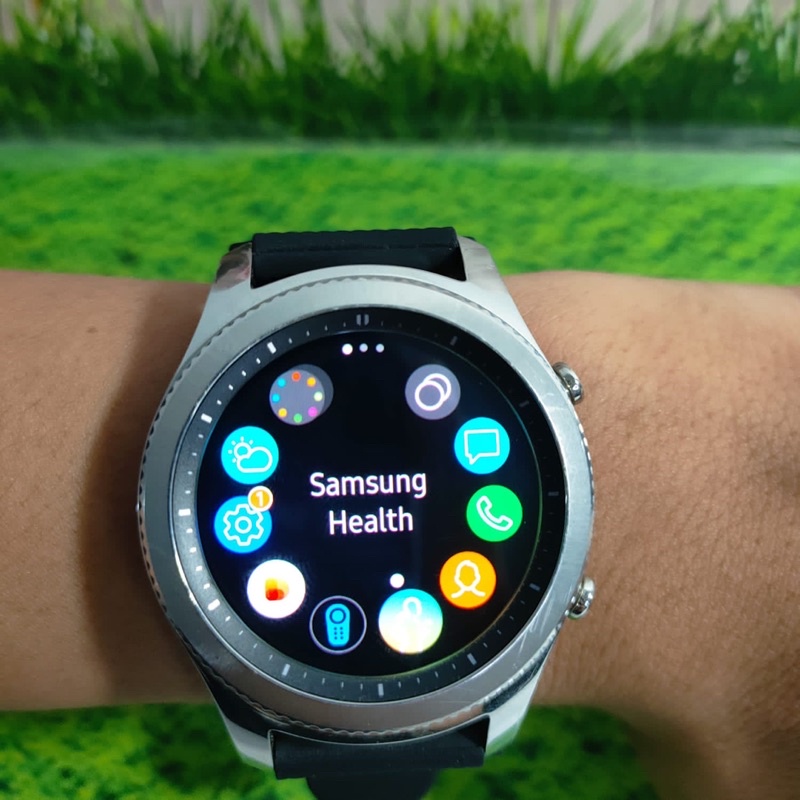 Samsung Gear S3 classic smartwatch Android hear blood oxi