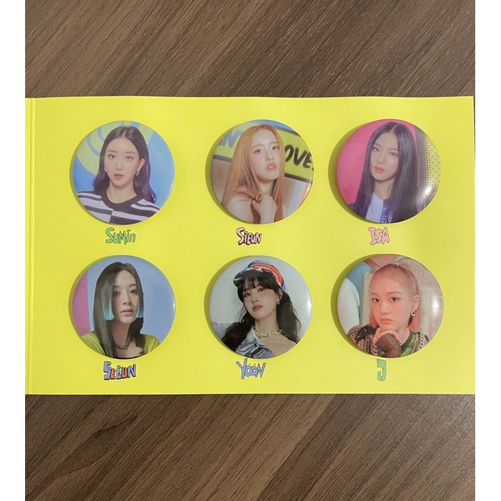 STAYC Pin Button - STAYDOM