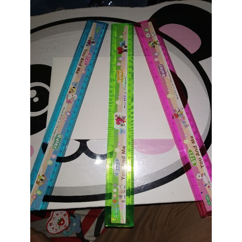 

Penggaris Motif BT21 ukuran 30cm