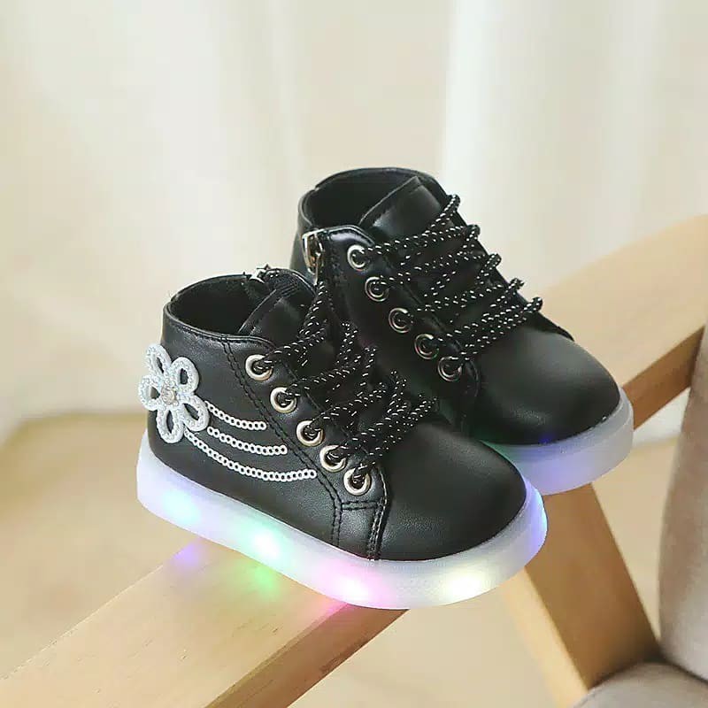 Sepatu Anak Perempuan Boots Bunga Hitam