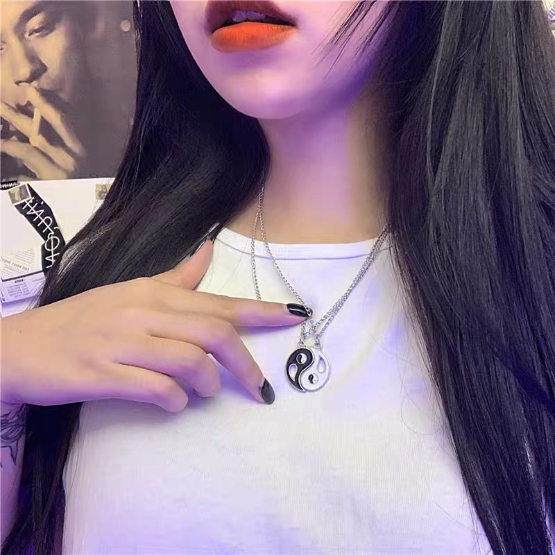 2pcs / Set Kalung Gelang Manik-Manik Yin Yang Yin Yang Warna Hitam Dan Putih Untuk Aksesoris Pasangan