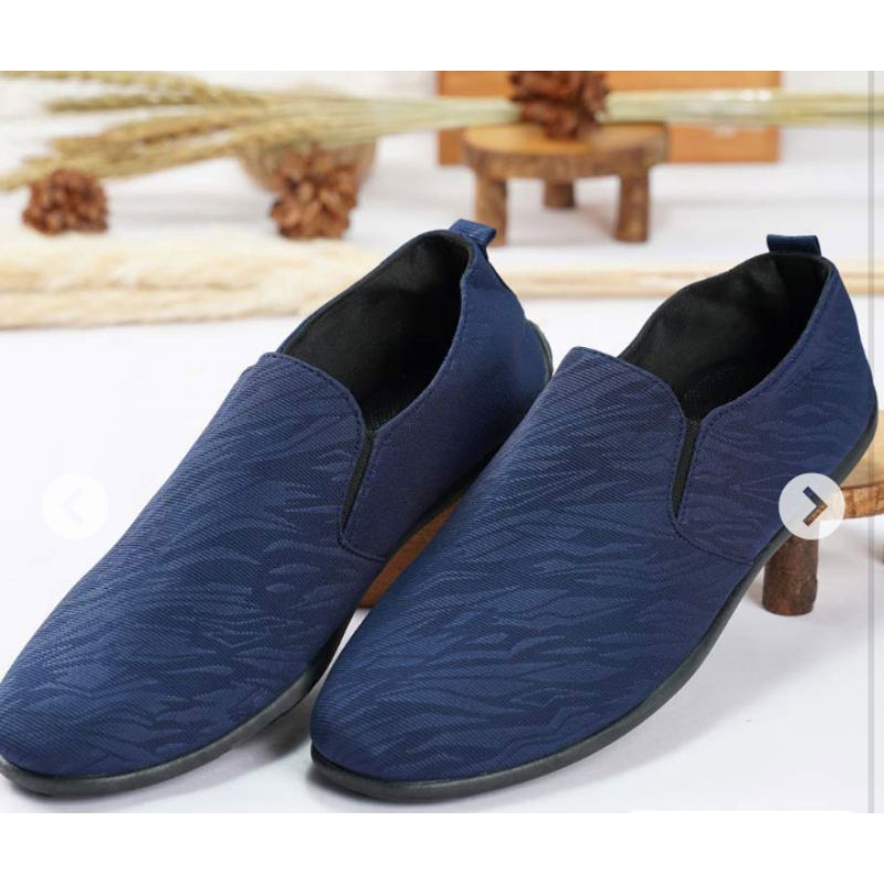 Sepatu Slip on Pria (SP11)