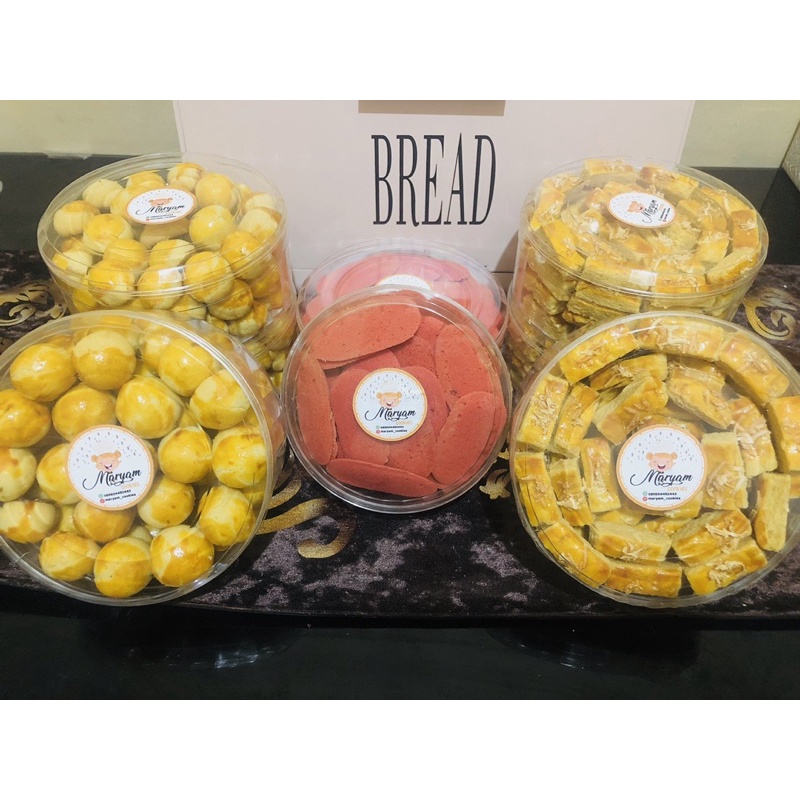 

Nastar, Lidah Kucing, Kastangel, Palm Cheese, Putri Salju Keju, Sagu Keju