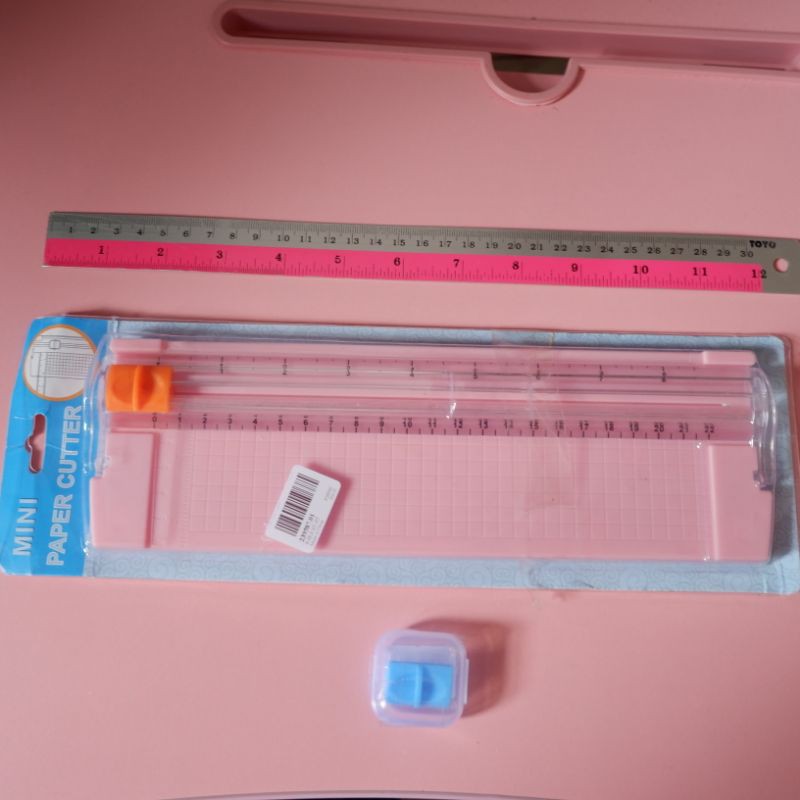 

Pemotong Kertas untuk Scrapbook