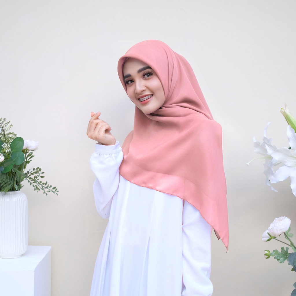 Hijab Segiempat Polycotton Scarf Premium Part 1 Hazel by MIZA-Peach Pink