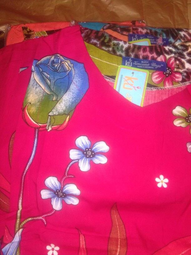 Daster Cantik Kencana Ungu Larasati (label Biru Asli Ori) : Homedress Batik Solo Adem Awet