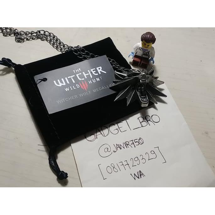 The Witcher 3 Wild Hunt Medallion Wolf Head Necklace Kalung Q5627